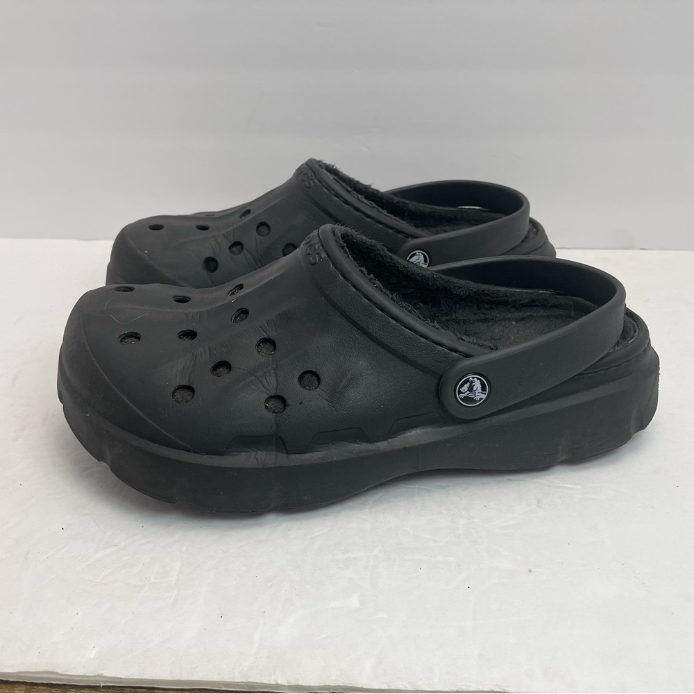 Crocs Men’s 9 women’s 11 Fleece Lined black